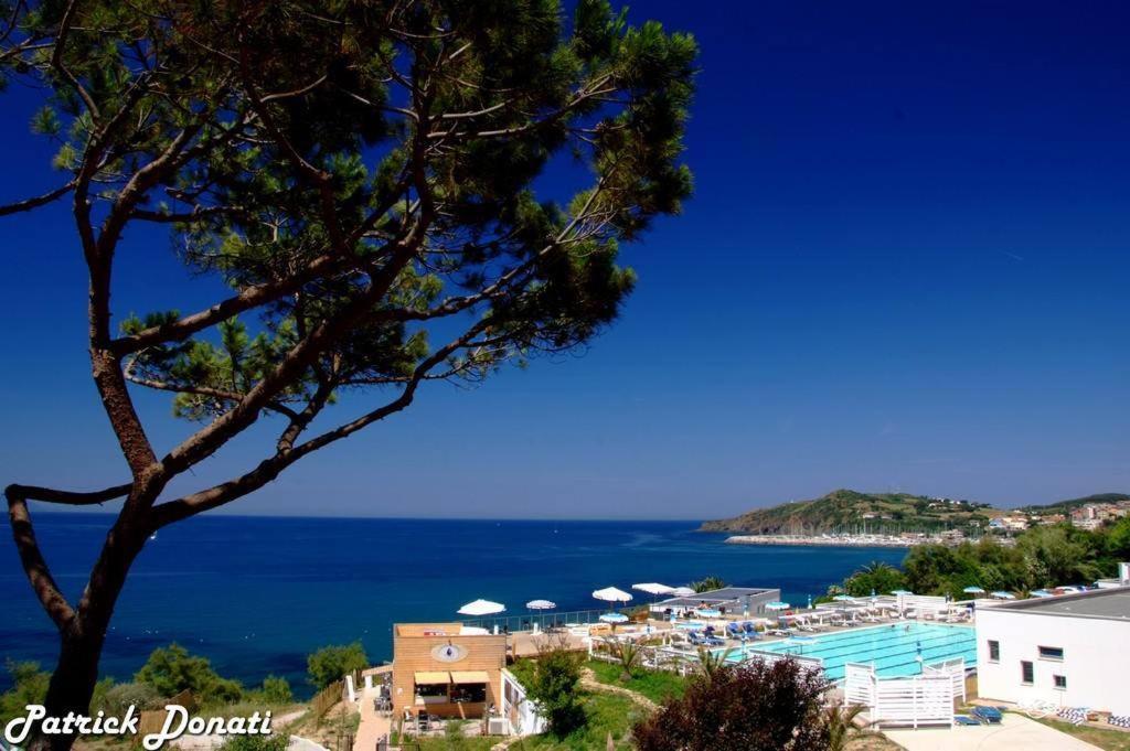 La Rosa Dei Venti Resort Piombino Exterior photo